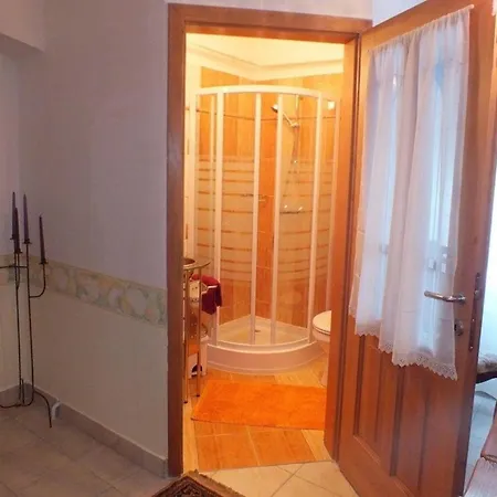 In Doebroekoez Mit Privatem Pool Dobrokoz