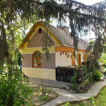 In Doebroekoez Mit Privatem Pool Holiday home *